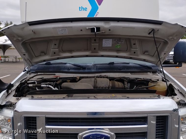 image for item DK8787 2014 Ford E450  shuttle bus