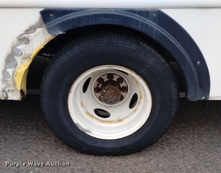 image for item DK8787 2014 Ford E450  shuttle bus