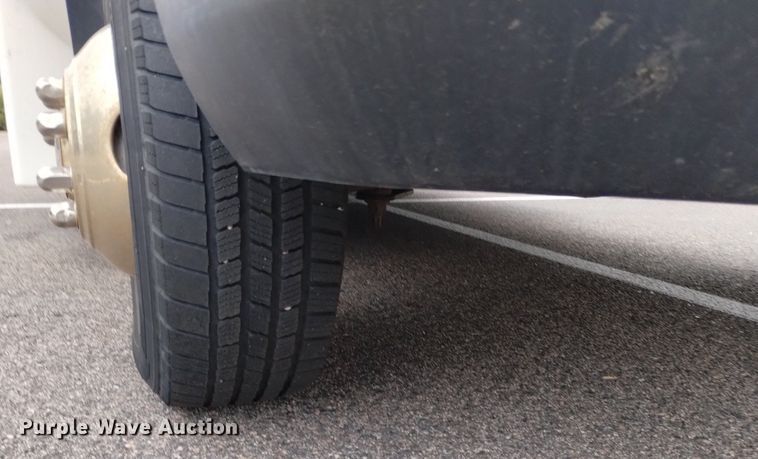 image for item DK8787 2014 Ford E450  shuttle bus