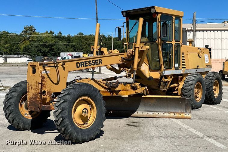 image for item DM6484 Dresser 830  motor grader