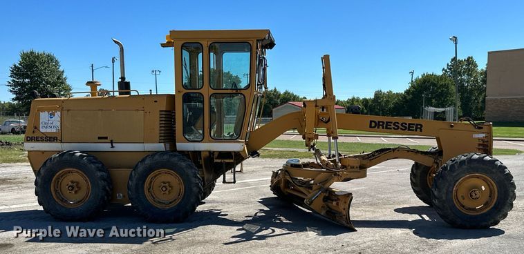 image for item DM6484 Dresser 830  motor grader
