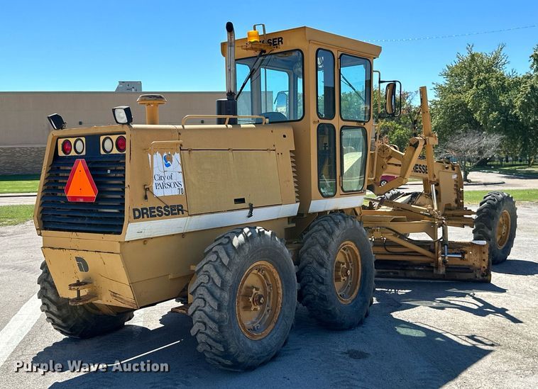 image for item DM6484 Dresser 830  motor grader