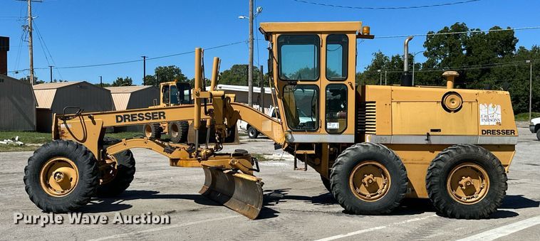image for item DM6484 Dresser 830  motor grader