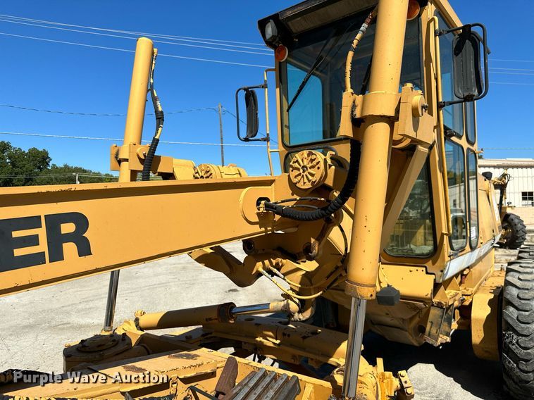 image for item DM6484 Dresser 830  motor grader