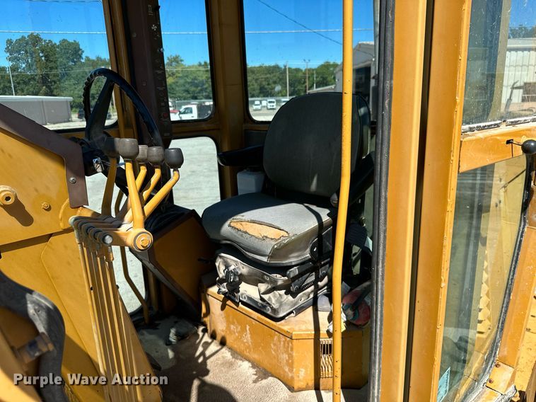 image for item DM6484 Dresser 830  motor grader