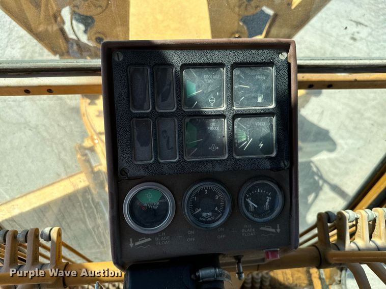 image for item DM6484 Dresser 830  motor grader