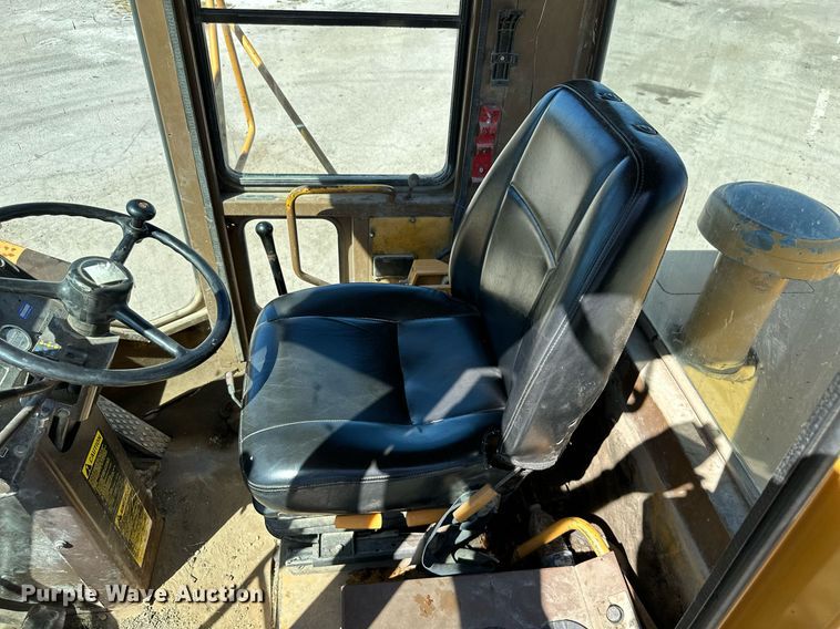 image for item DM6487 1993 Dresser 518  wheel loader