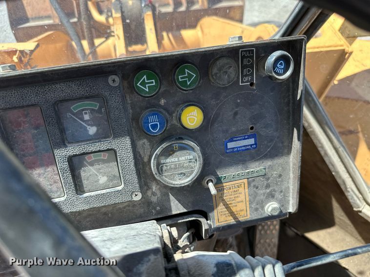 image for item DM6487 1993 Dresser 518  wheel loader