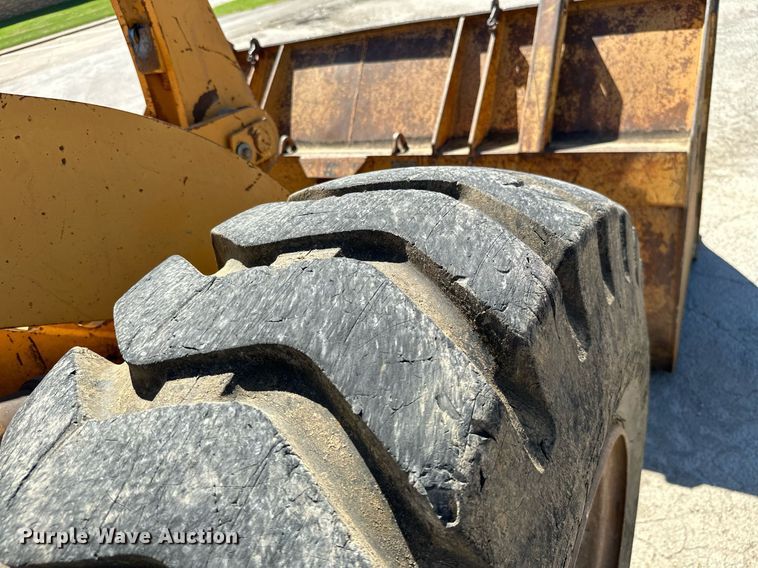 image for item DM6487 1993 Dresser 518  wheel loader