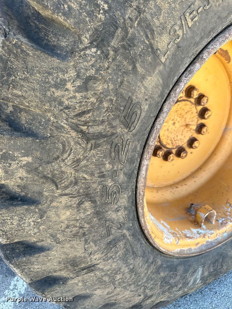 image for item DM6487 1993 Dresser 518  wheel loader