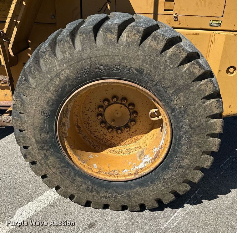 image for item DM6487 1993 Dresser 518  wheel loader