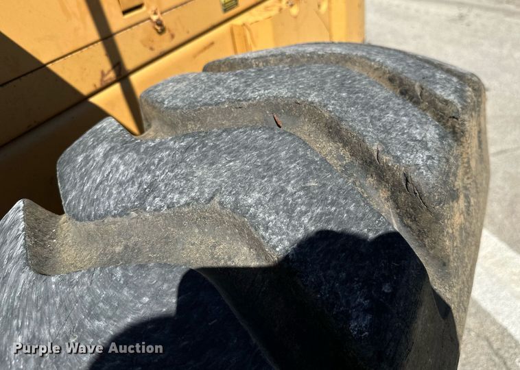 image for item DM6487 1993 Dresser 518  wheel loader