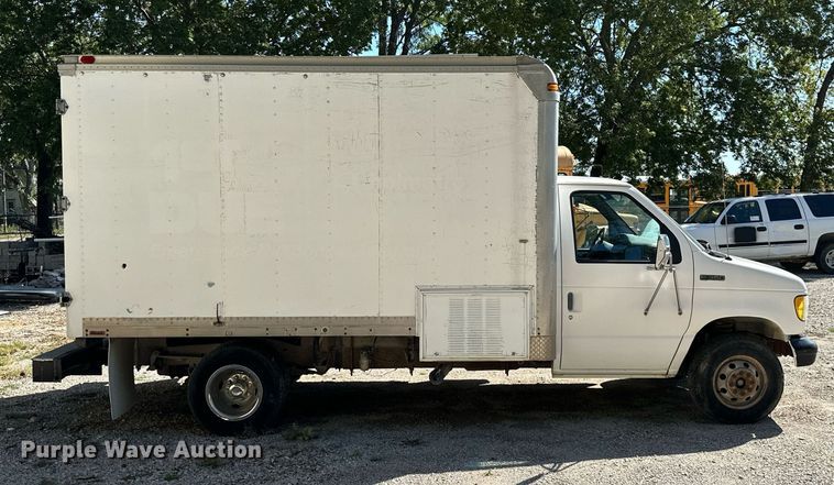 image for item DM6493 1993 Ford E350  box truck