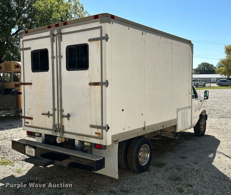 image for item DM6493 1993 Ford E350  box truck