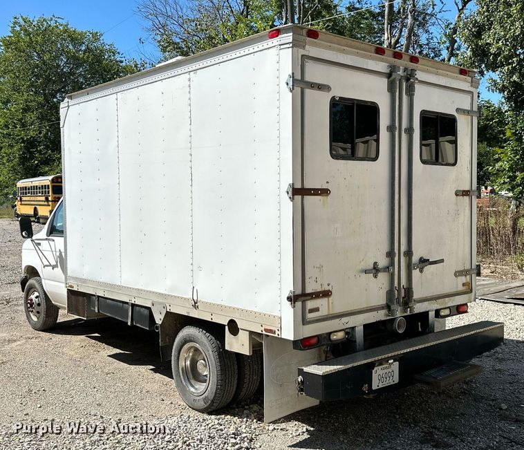 image for item DM6493 1993 Ford E350  box truck