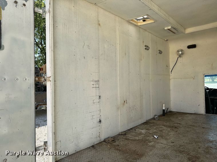 image for item DM6493 1993 Ford E350  box truck