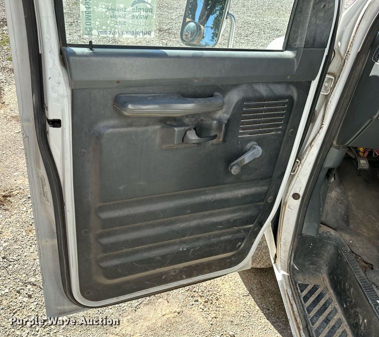 image for item DM6493 1993 Ford E350  box truck