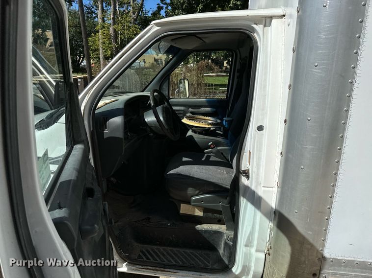image for item DM6493 1993 Ford E350  box truck