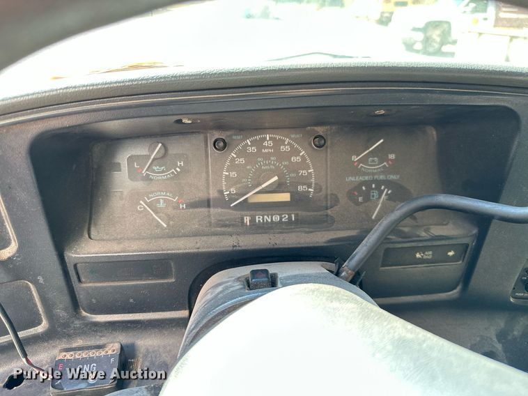 image for item DM6493 1993 Ford E350  box truck