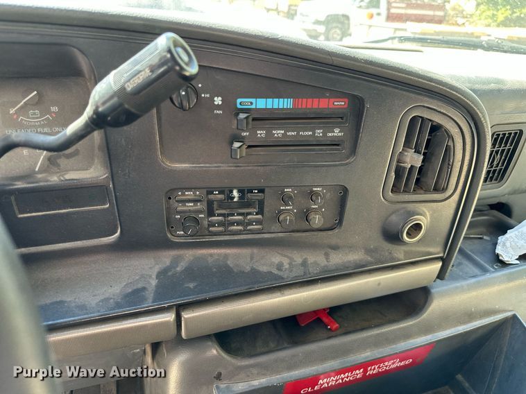 image for item DM6493 1993 Ford E350  box truck