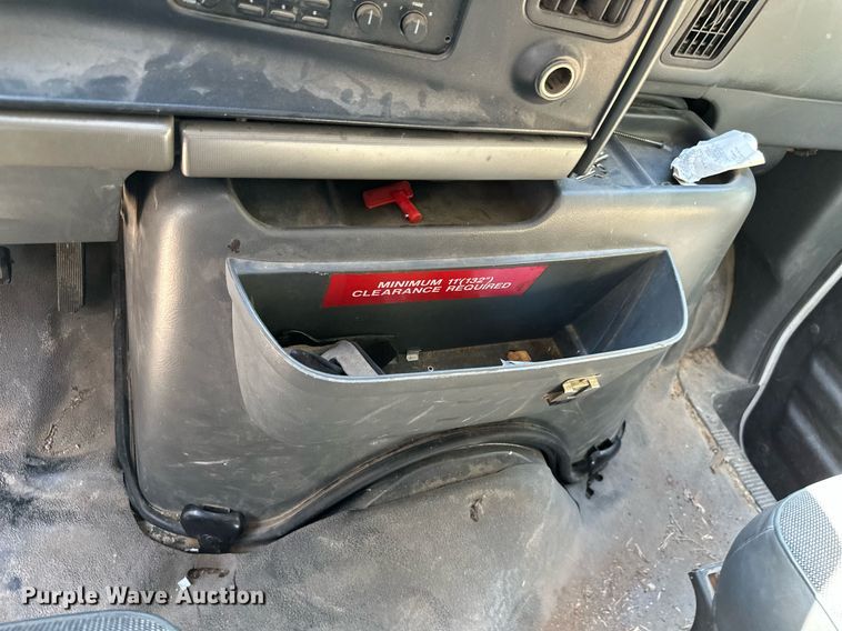 image for item DM6493 1993 Ford E350  box truck