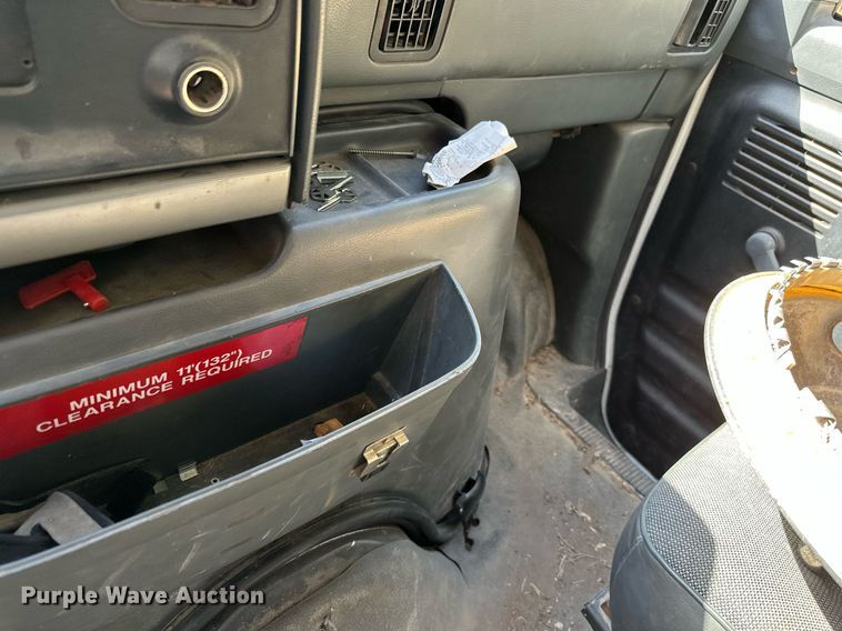 image for item DM6493 1993 Ford E350  box truck