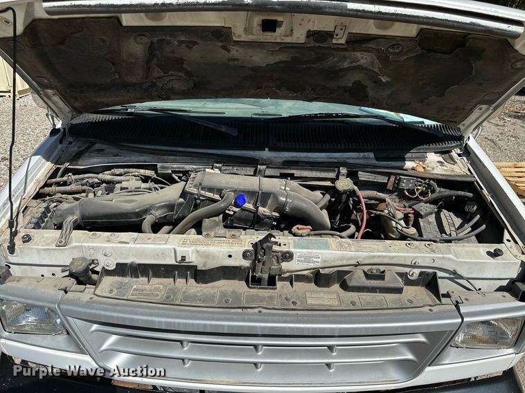 image for item DM6493 1993 Ford E350  box truck