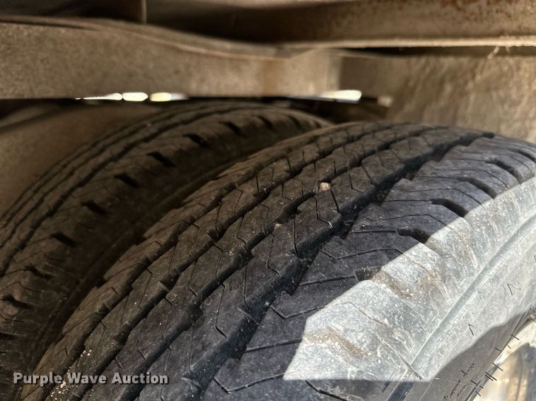 image for item DM6493 1993 Ford E350  box truck