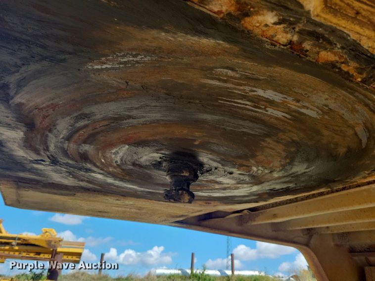 image for item DN4140 1989 Trail King  drop deck equipment trailer