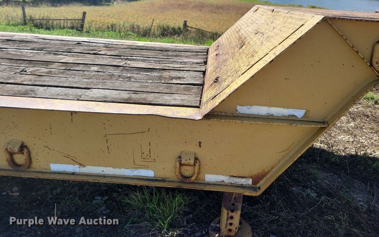 image for item DN4140 1989 Trail King  drop deck equipment trailer