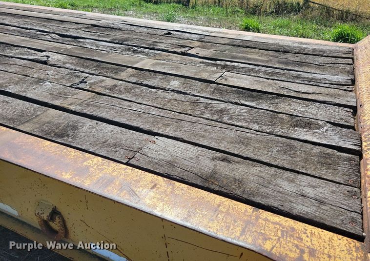 image for item DN4140 1989 Trail King  drop deck equipment trailer
