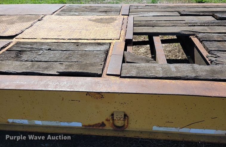 image for item DN4140 1989 Trail King  drop deck equipment trailer