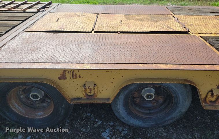 image for item DN4140 1989 Trail King  drop deck equipment trailer