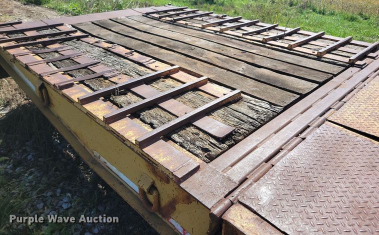 image for item DN4140 1989 Trail King  drop deck equipment trailer