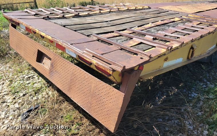 image for item DN4140 1989 Trail King  drop deck equipment trailer