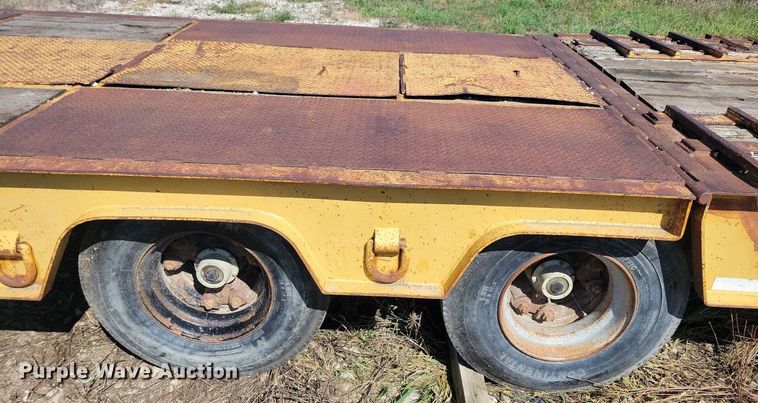 image for item DN4140 1989 Trail King  drop deck equipment trailer