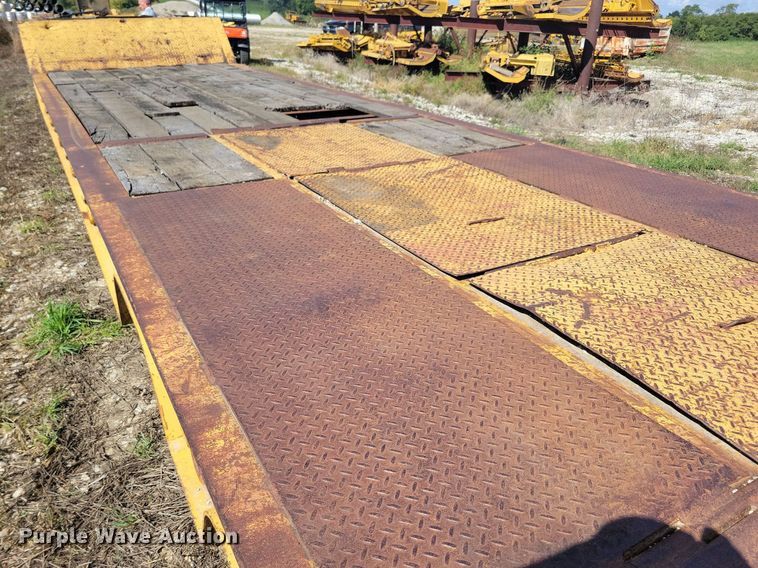 image for item DN4140 1989 Trail King  drop deck equipment trailer