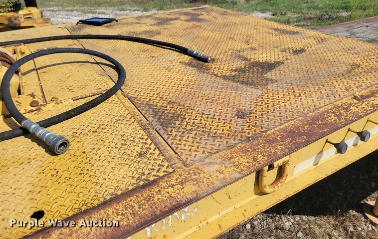 image for item DN4140 1989 Trail King  drop deck equipment trailer