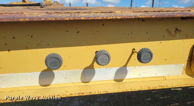 image for item DN4140 1989 Trail King  drop deck equipment trailer
