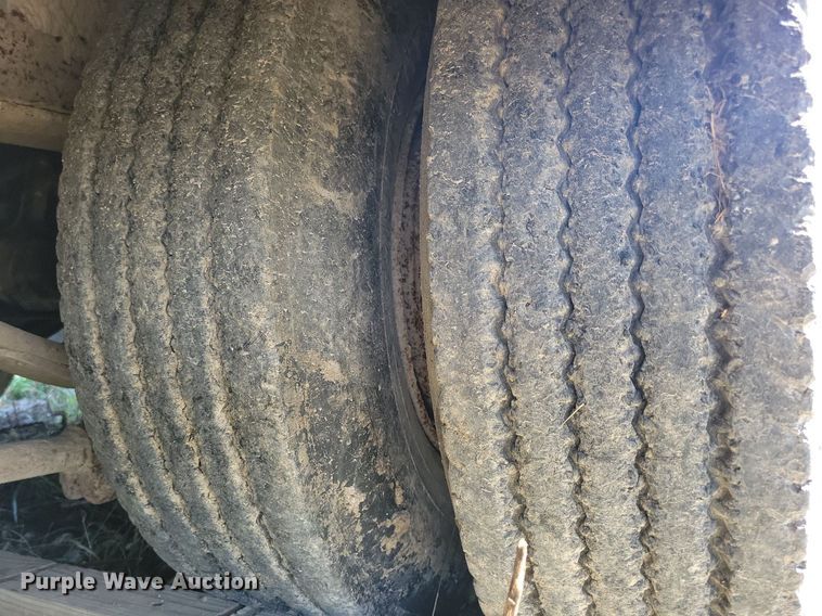 image for item DN4140 1989 Trail King  drop deck equipment trailer