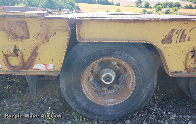 image for item DN4140 1989 Trail King  drop deck equipment trailer