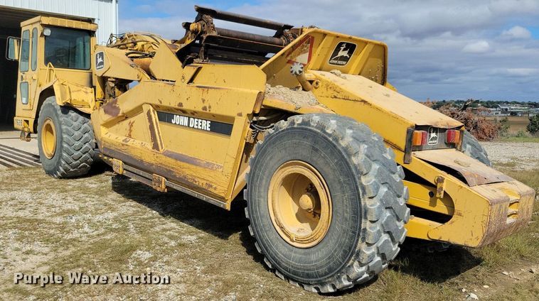 image for item DN4141 1995 John Deere 762B  scraper