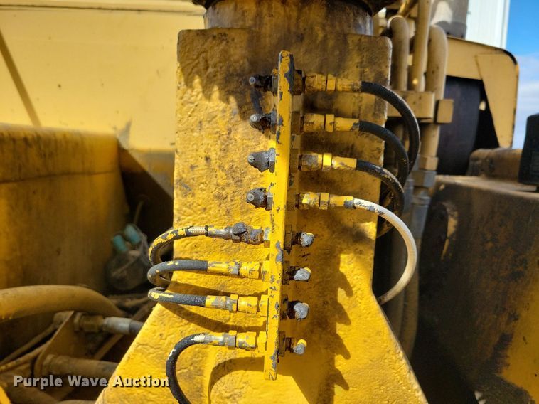 image for item DN4141 1995 John Deere 762B  scraper