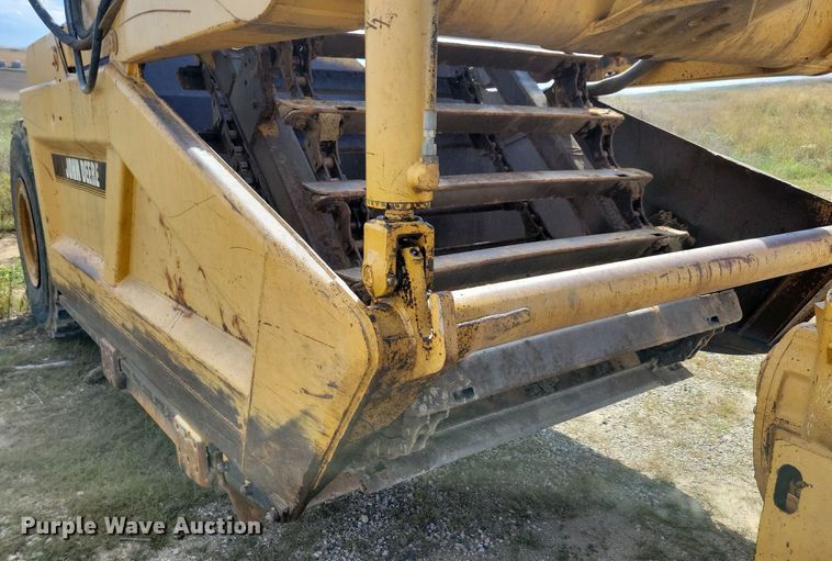 image for item DN4141 1995 John Deere 762B  scraper