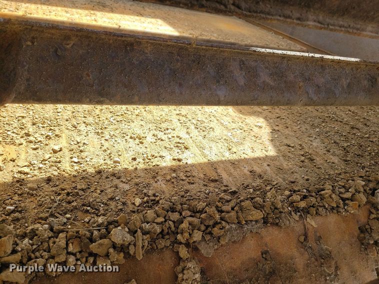 image for item DN4141 1995 John Deere 762B  scraper