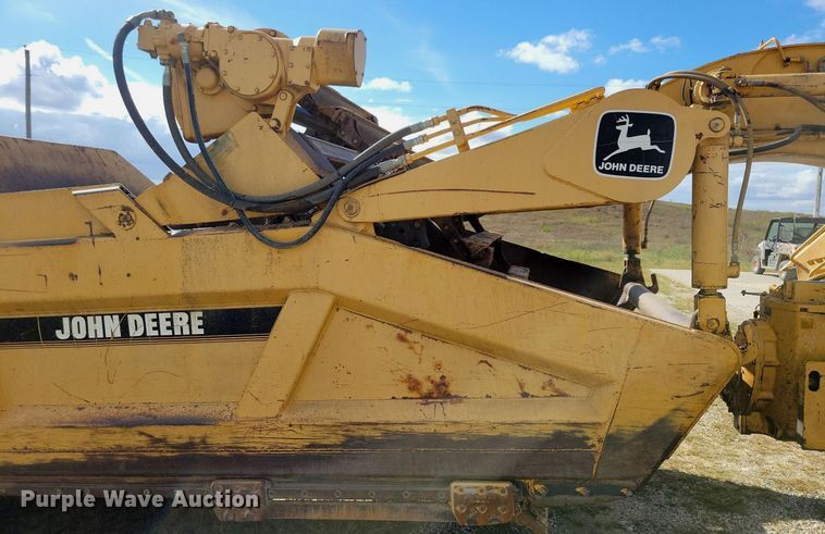 image for item DN4141 1995 John Deere 762B  scraper