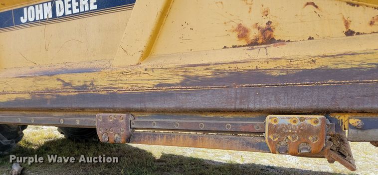image for item DN4141 1995 John Deere 762B  scraper