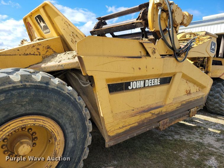 image for item DN4141 1995 John Deere 762B  scraper