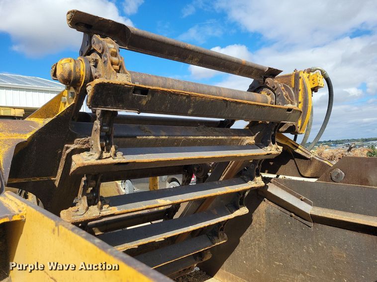 image for item DN4141 1995 John Deere 762B  scraper