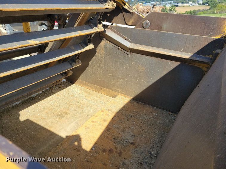 image for item DN4141 1995 John Deere 762B  scraper